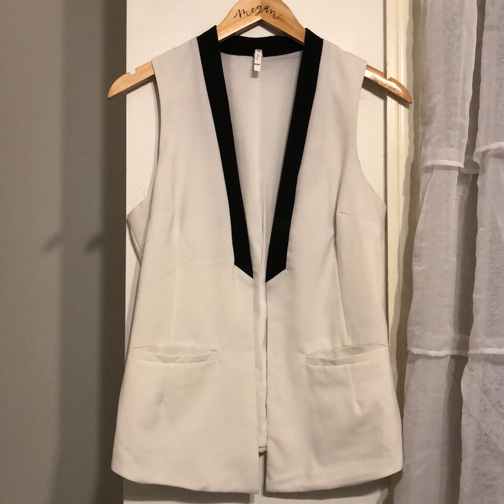 Willow and Clay Stylish Vest